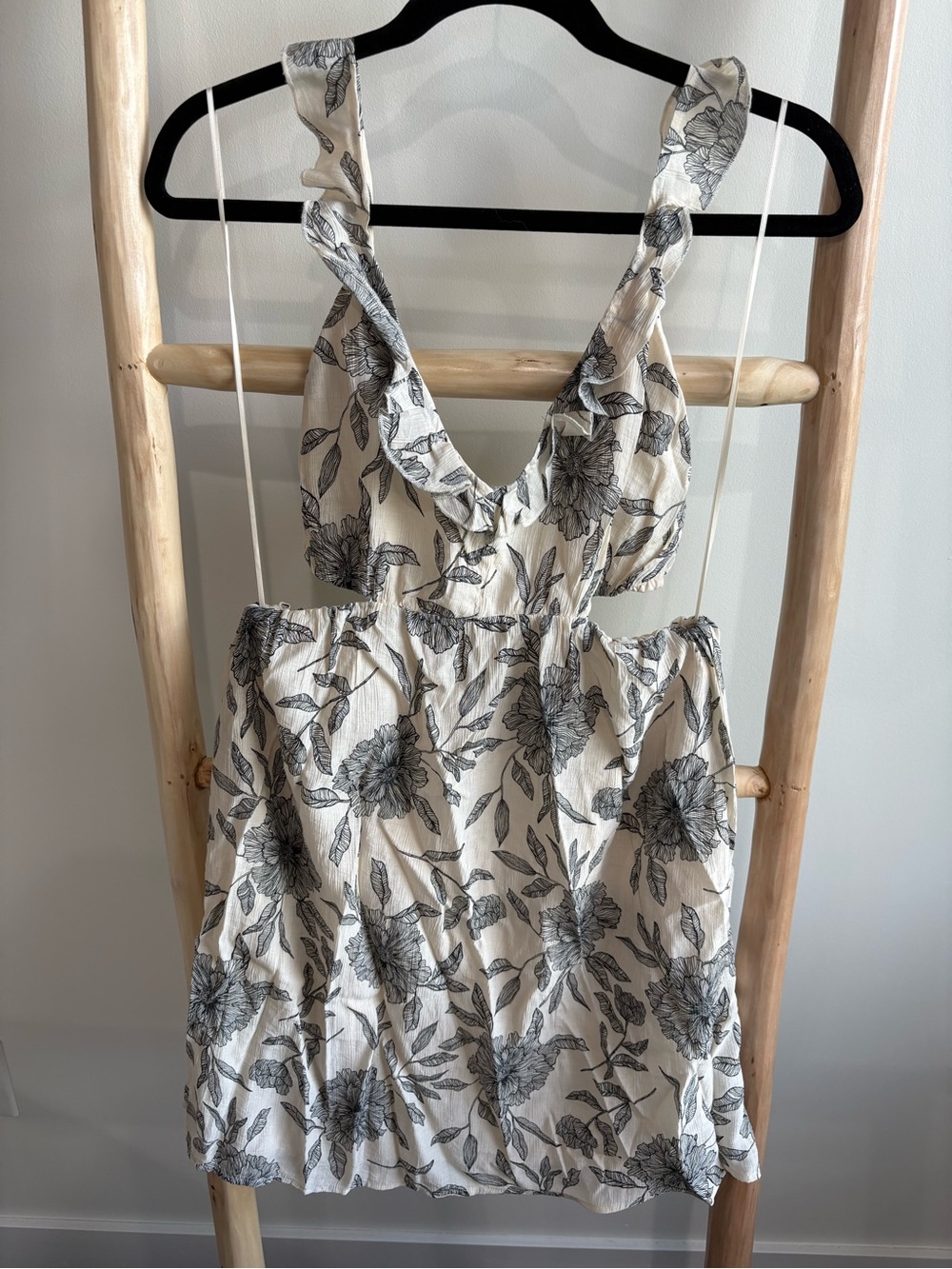 NWT Abercrombie & Fitch Cream Floral Ruffle Mini Dress